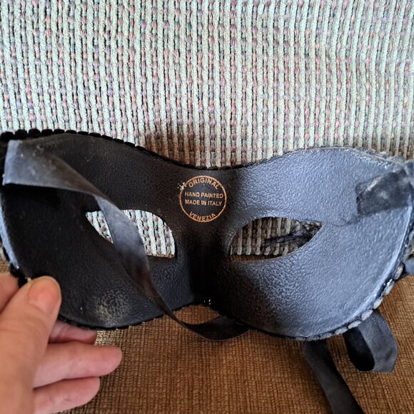 Three Italian masks - Picture 2 of 4